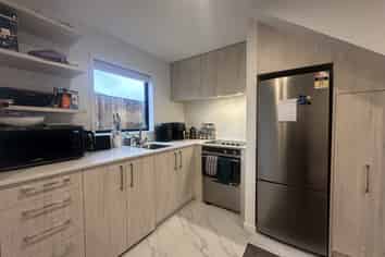 7/170 Don Buck Road, Massey