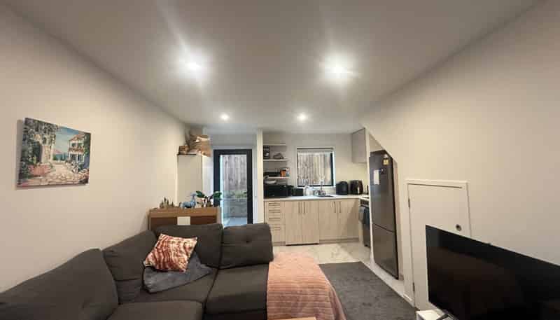 7/170 Don Buck Road, Massey