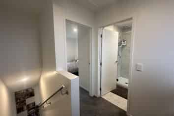7/170 Don Buck Road, Massey