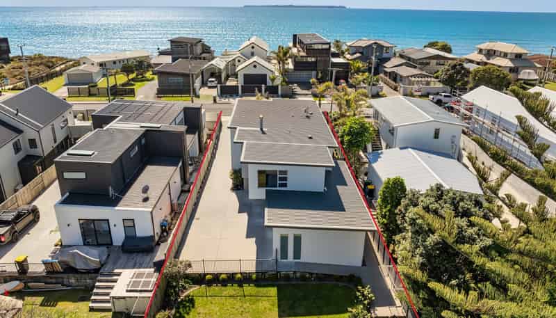 60 Karewa Parade, Papamoa