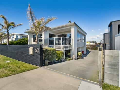 60 Karewa Parade, Papamoa