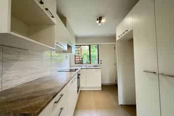 2/16 Knight Avenue, Mount Albert