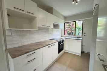 2/16 Knight Avenue, Mount Albert