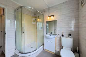 2/16 Knight Avenue, Mount Albert