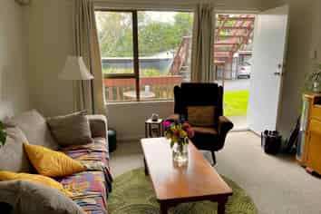 2/16 Knight Avenue, Mount Albert