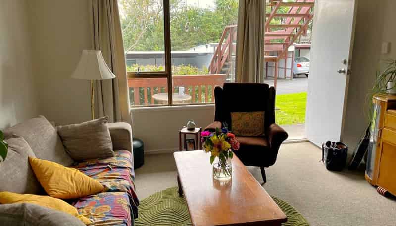 2/16 Knight Avenue, Mount Albert