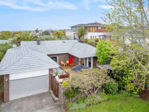 9 Tanoa Place, Glendene