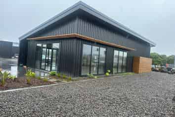 High Profile & Brand New Showroom