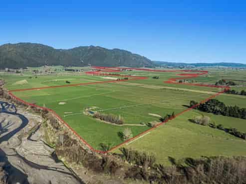 436 Haumea Road and 1035 Troutbeck Road, Galatea