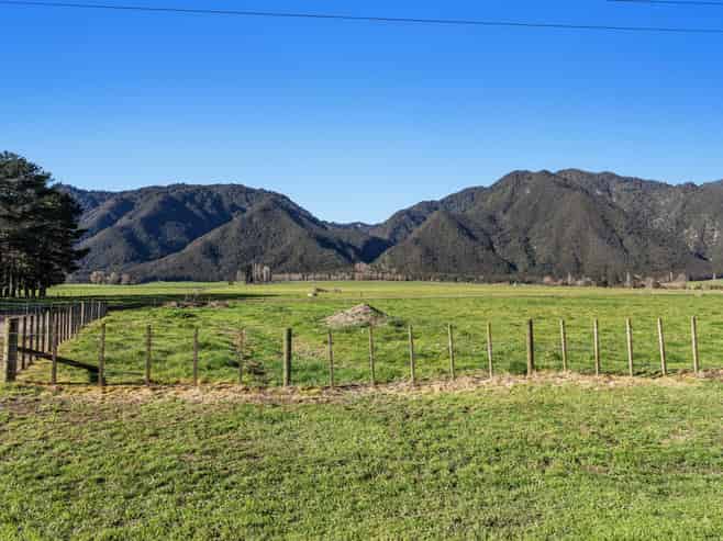 436 Haumea Road and 1035 Troutbeck Road, Galatea