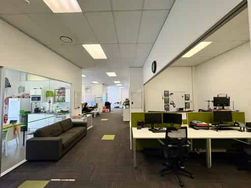 Prime City Fringe Office with 10 Car Parks