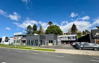 Prime City Fringe Office with 10 Car Parks