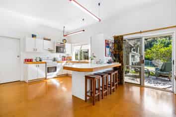 4 School Lane, Regent