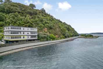 6/4 Gill Road, Eastbourne