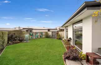 29 Araucana Way, Burwood