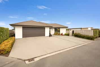 29 Araucana Way, Burwood