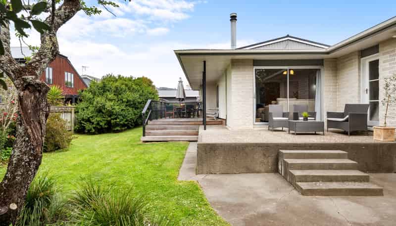 37 James Cook Street, Havelock North