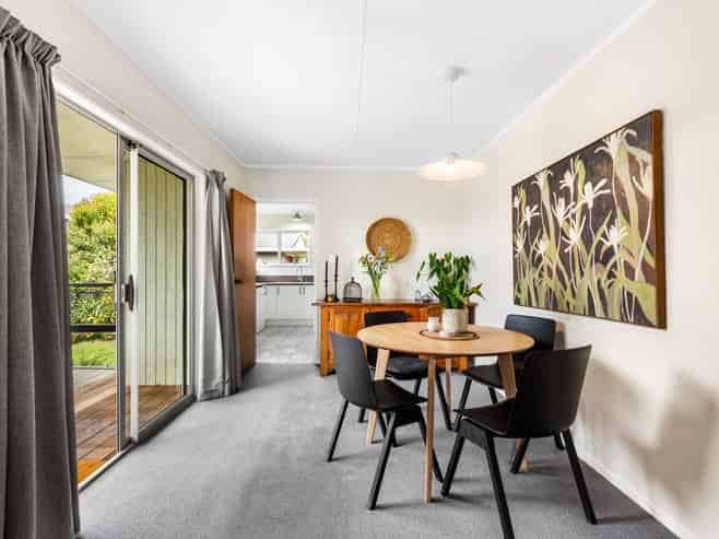 37 James Cook Street, Havelock North