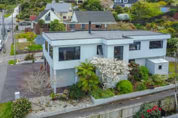 92 Hall Road, Sawyers Bay