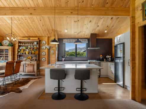 10 Carlisle Street, Athol