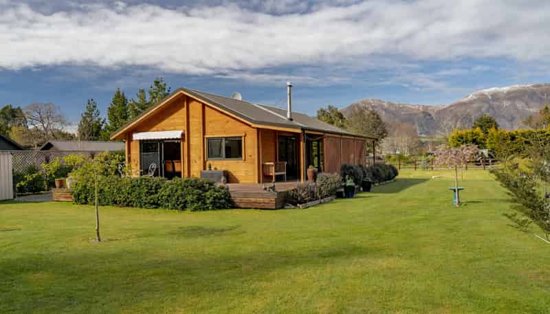10 Carlisle Street, Athol