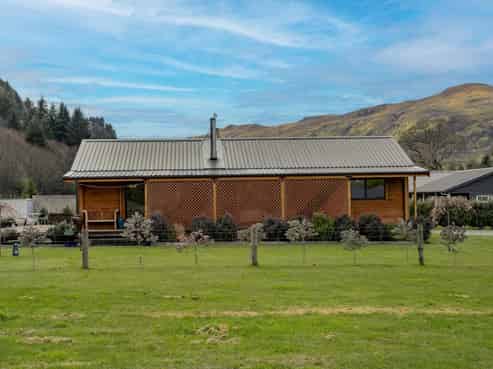 10 Carlisle Street, Athol