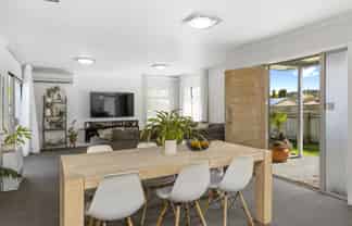 17 Windsor Street, Richmond Heights