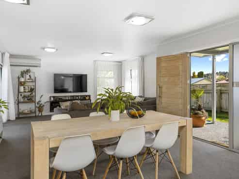 17 Windsor Street, Richmond Heights