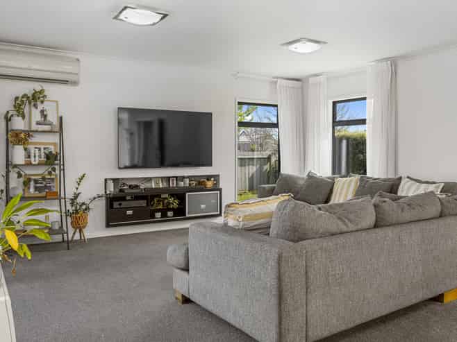 17 Windsor Street, Richmond Heights
