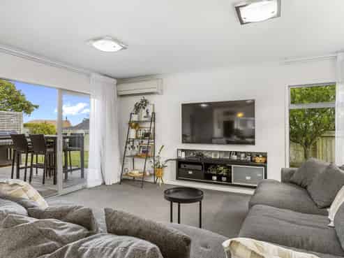 17 Windsor Street, Richmond Heights