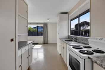 10 Aratapu Street, Waitara