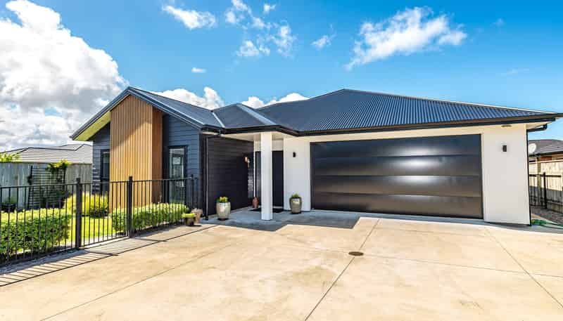 4 Simon Street, Tawhero