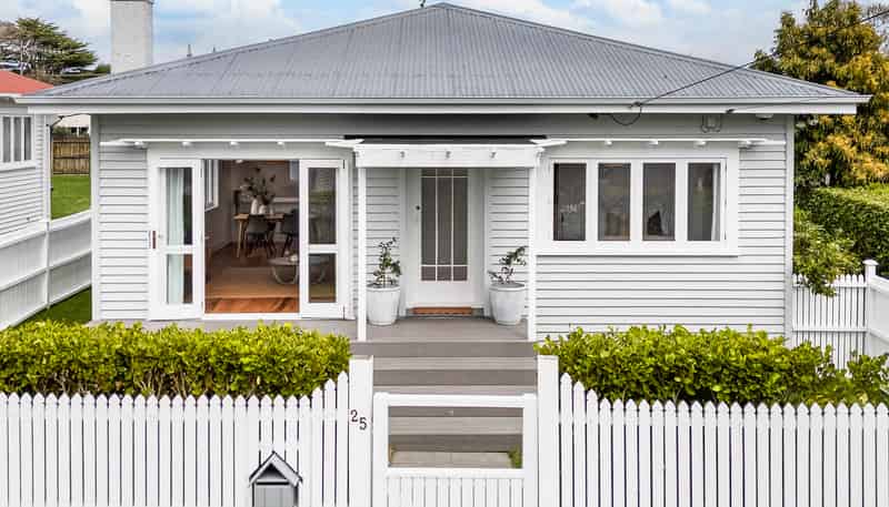 25 Ennismore Road, Mount Albert