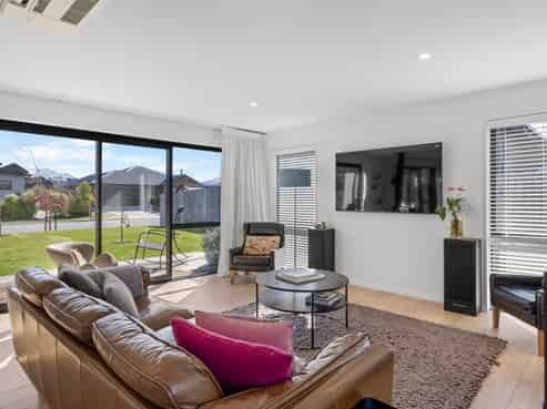 20 Pounamu Avenue, Albert Town