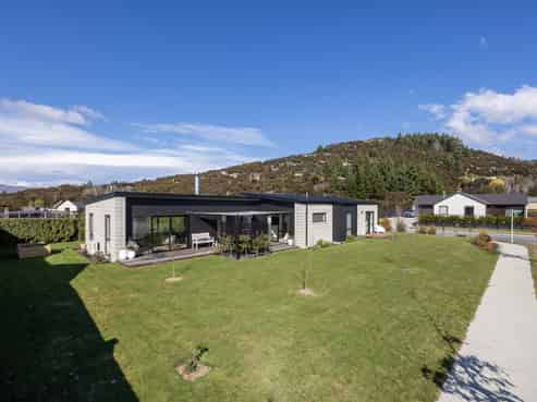 20 Pounamu Avenue, Albert Town