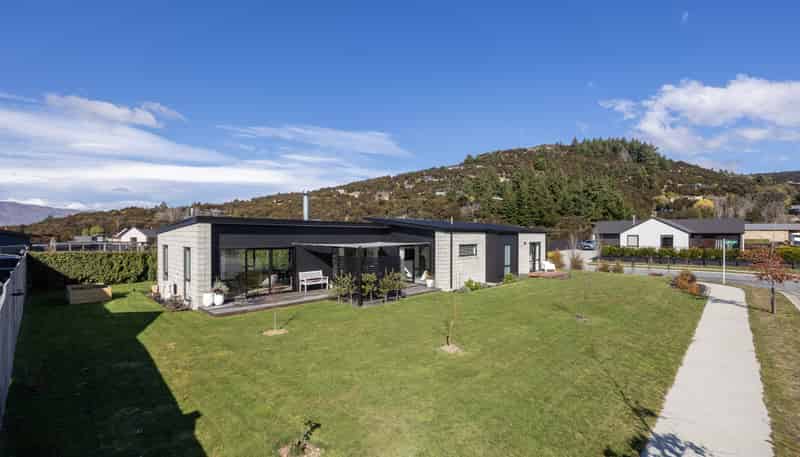 20 Pounamu Avenue, Albert Town