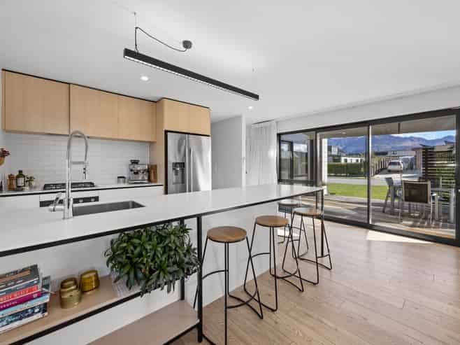 20 Pounamu Avenue, Albert Town