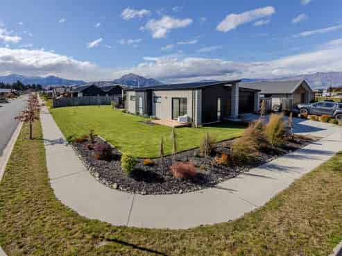 20 Pounamu Avenue, Albert Town