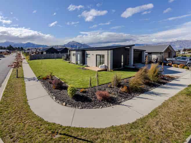 20 Pounamu Avenue, Albert Town