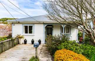 30 Lucknow Terrace, Khandallah