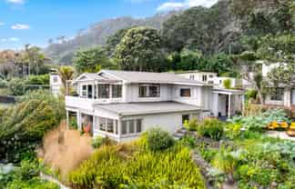 27 Domain Crescent, Muriwai