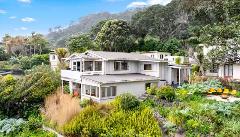27 Domain Crescent, Muriwai