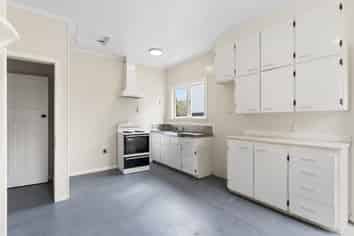 12 Malvern Road, Mount Albert