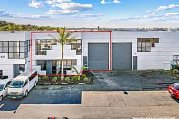 IMMACULATE INDUSTRIAL UNIT - 329M²
