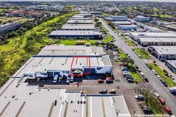 IMMACULATE INDUSTRIAL UNIT - 329M²
