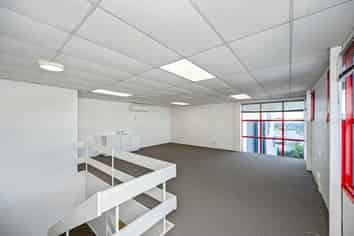 IMMACULATE INDUSTRIAL UNIT - 329M²
