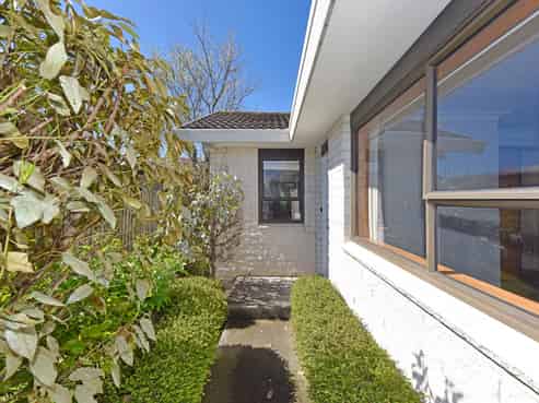 1/148 Main North Road, Papanui