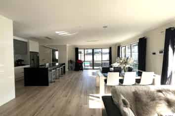 64 Mettam Drive, Swanson