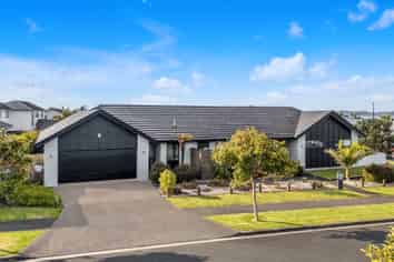 18 Reliance Crescent, Beachlands