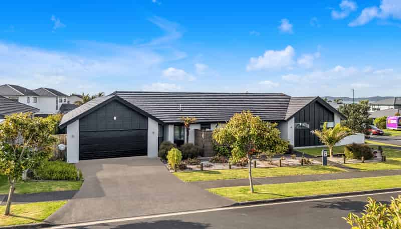 18 Reliance Crescent, Beachlands